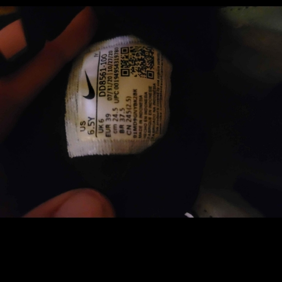 Ken Griffeys - Picture 3 of 3